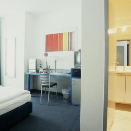 Hotel Alt - Tegel Berlin Oda fotoğraf