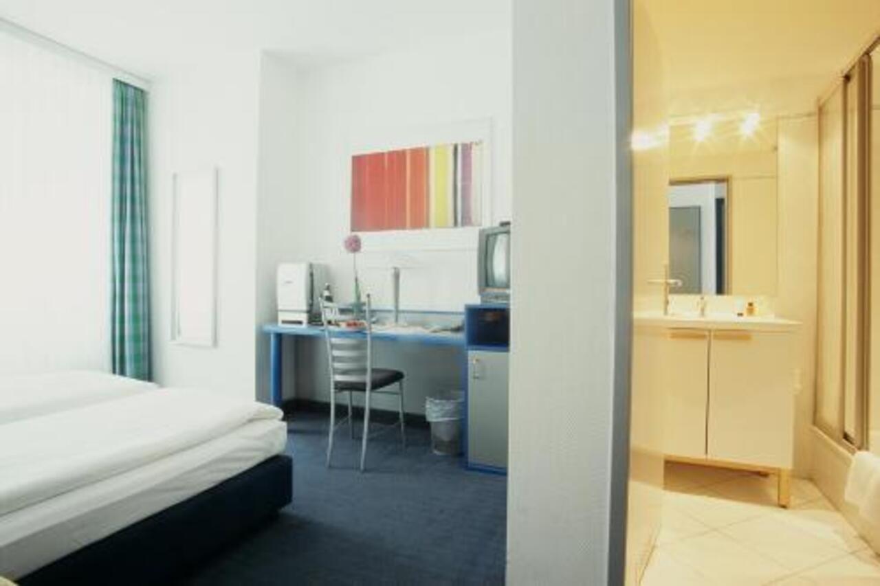 Hotel Alt - Tegel Berlin Oda fotoğraf