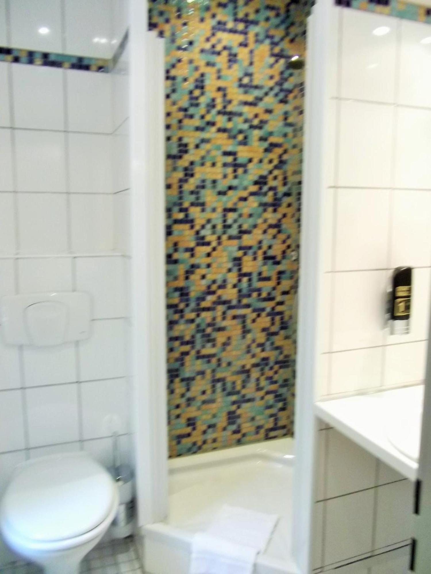 Hotel Alt - Tegel Berlin Oda fotoğraf